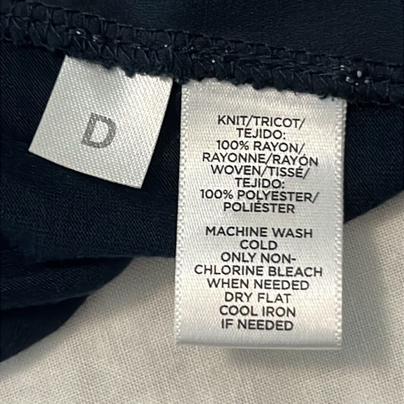 Ann Taylor LOFT Sleeveless Multimedia Covered Button Blouse - Picture 11 of 11